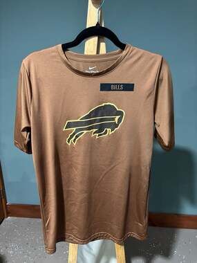 Youth Buffalo Bills Nike 2023 Salute To Service Legend Dri-FIT Performance T-Shi